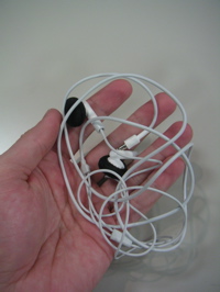 ipod-headphone-tangle.jpg